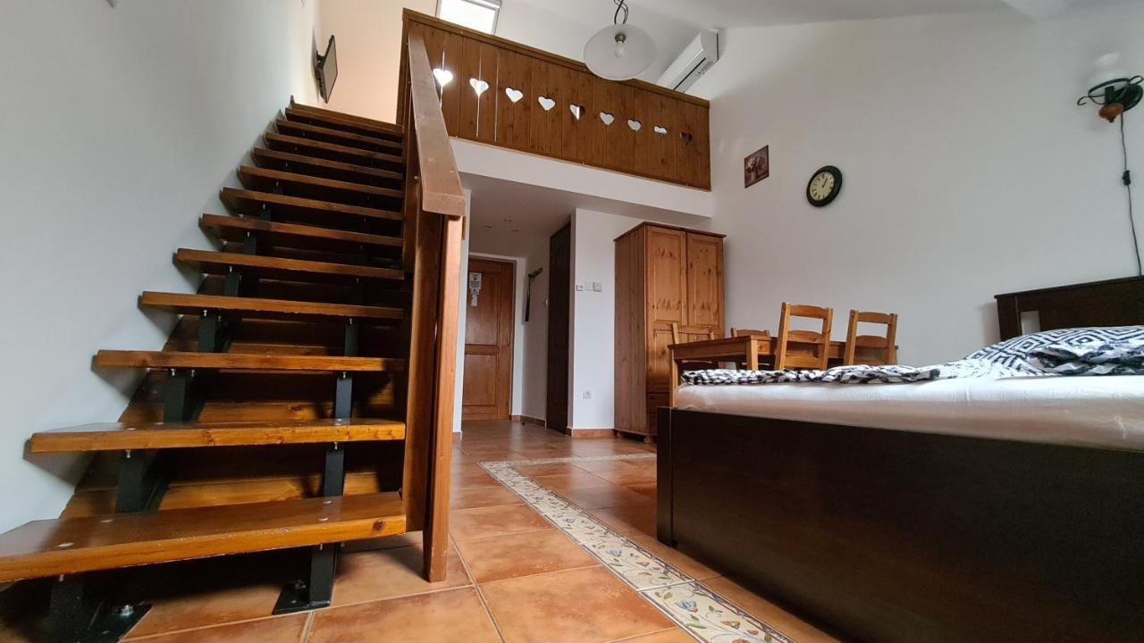 Gyulai Fuerdoe Apartman Екстер'єр фото