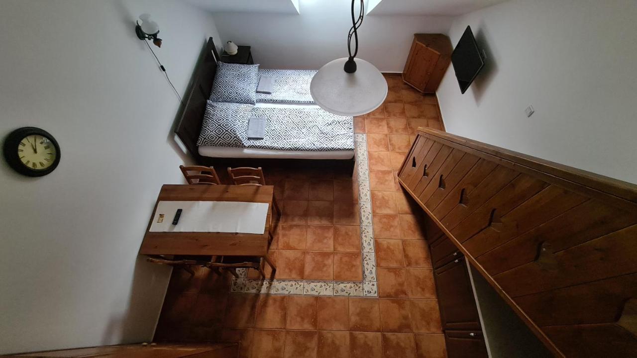 Gyulai Fuerdoe Apartman Екстер'єр фото